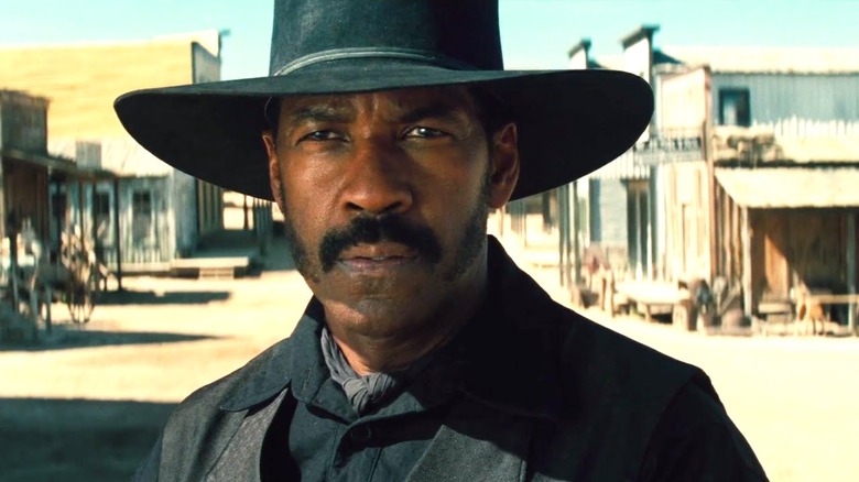 Denzel Washington wearing cowboy hat