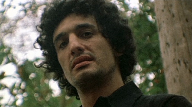 villain glaring in Last House on the Left