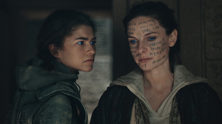 Chani looking at Lady Jessica fiercely in Dune: Part Two