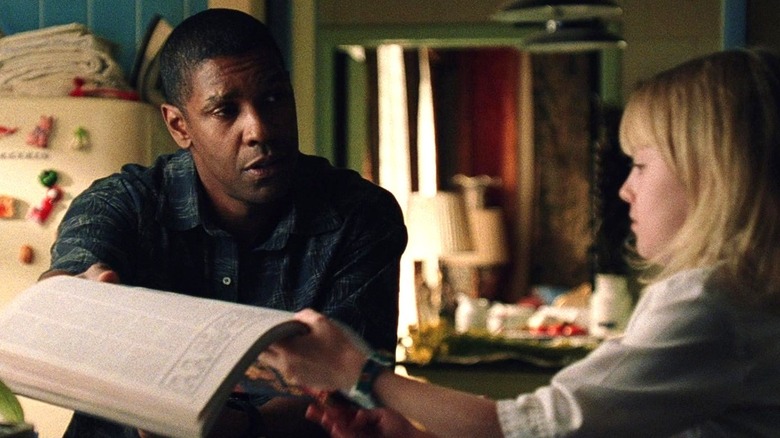 John Creasy reading to Pita Ramos in Man on Fire