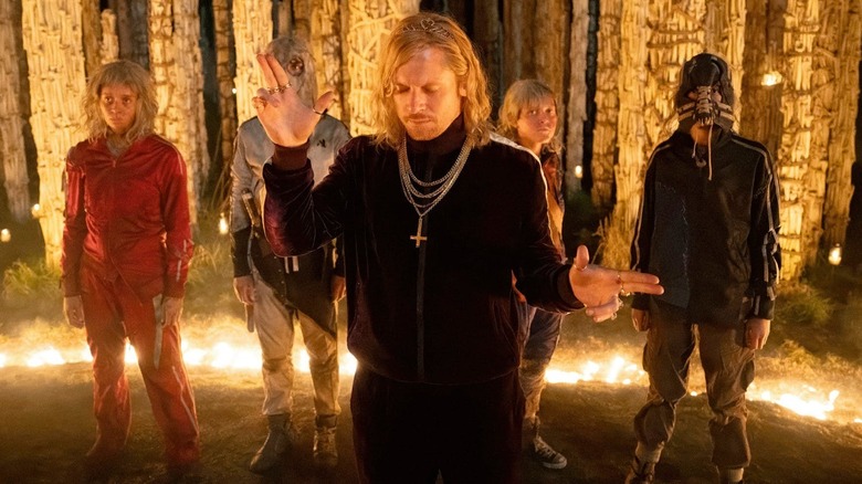 Sir Jimmy dancing with the other Jimmys behind him in 28 Years Later: The Bone Temple
