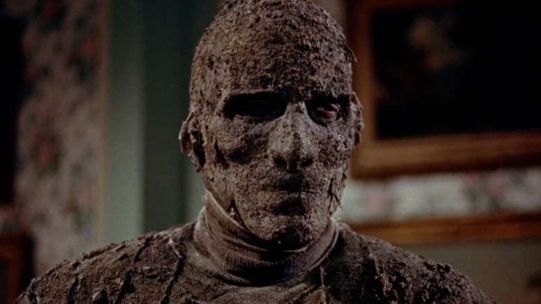 Kharis looking at Mehemet Bay in "The Mummy" (1959)