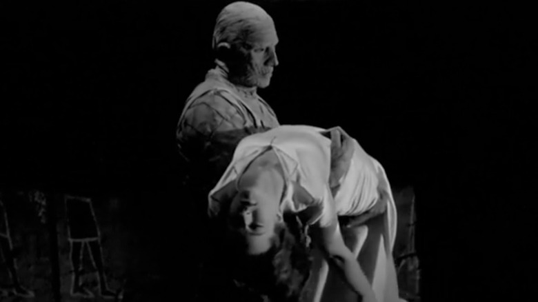 Kharis carrying Marta Solvani in "The Mummy's Hand"