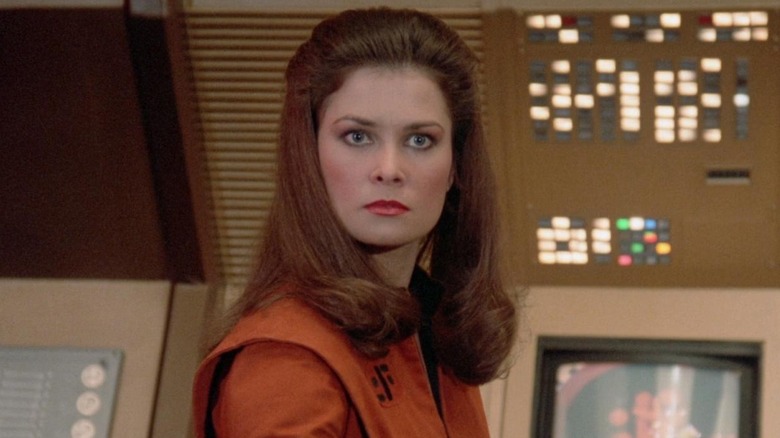 Diana frowning in "V: The Series."