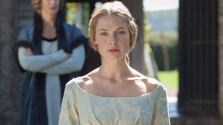 Elizabeth Woodville standing