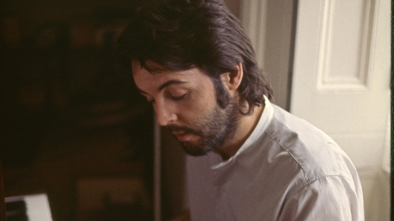 Paul McCartney at the piano in "Man On The Run" (2026)