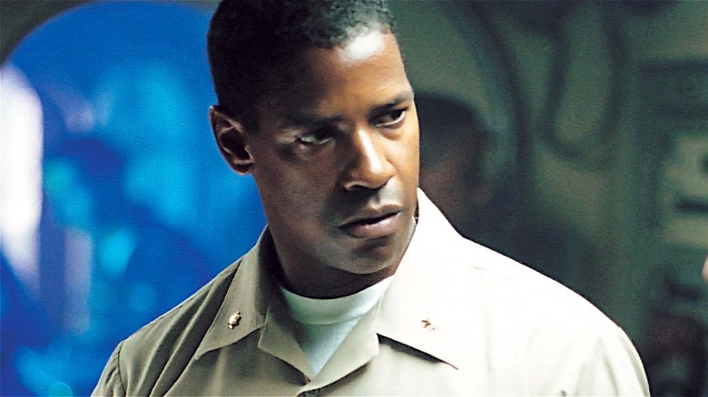 Lt. Cmdr. Ron Hunter looking concerned in Crimson Tide