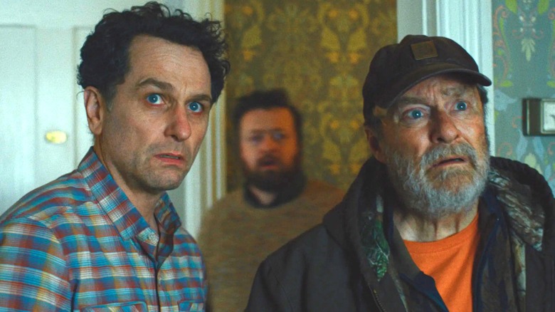 Tom and Wyck looking alarmed in "Widow's Bay"