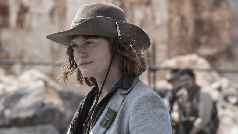 Virginia wearing a cowboy hat and blue-gray jacket on Fear the Walking Dead
