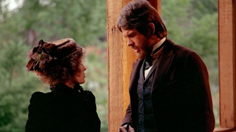 McCabe meets Mrs. Miller in McCabe & Mrs. Miller