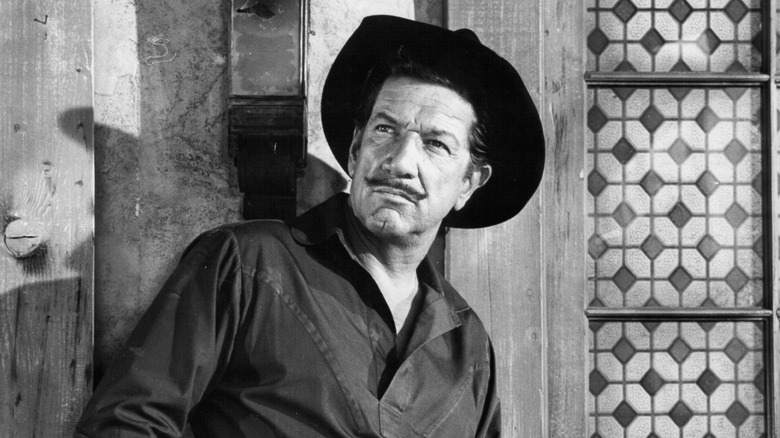 Paladin looks up on Have Gun – Will Travel (1957-1963)