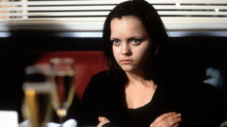 Shelly crosses her arms in "Pecker" (1998)