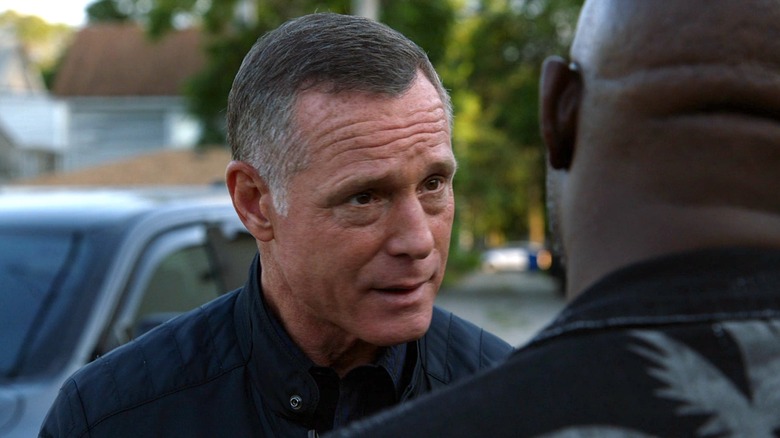 Voight informs on a bad guy