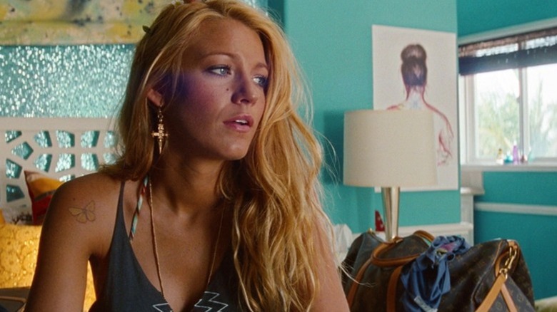 O sitting in a Mexican apartment