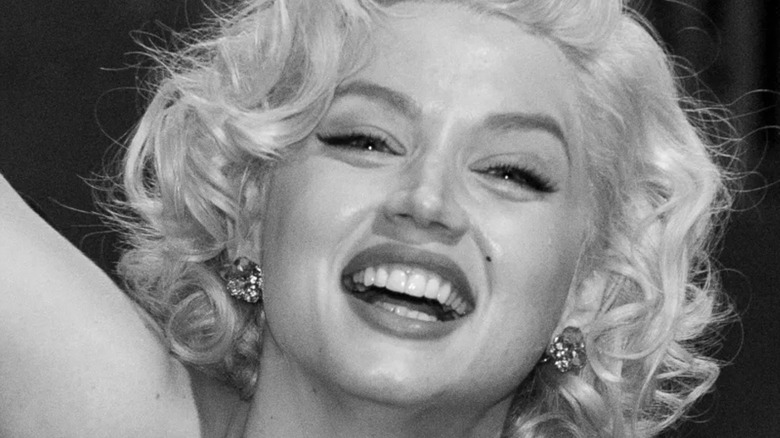 Black and white Marilyn smiling