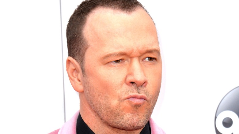 Donnie Wahlberg posing