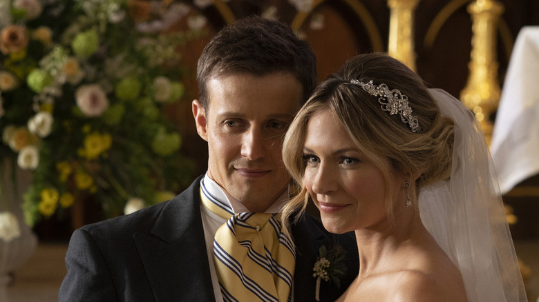 Jamie and Eddie pose together in "Blue Bloods"