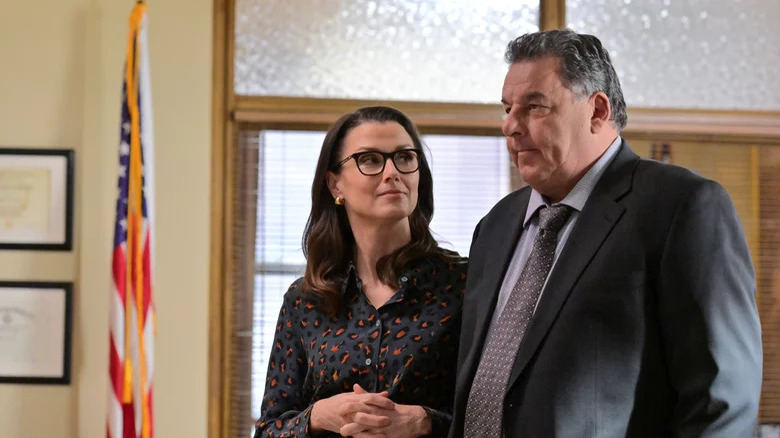 Bridget Moynahan Erin Reagan Steve Schirripa Anthony Abetemarco Blue Bloods office flag