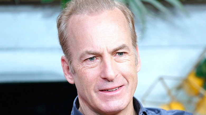 Bob Odenkirk wears blue shirt