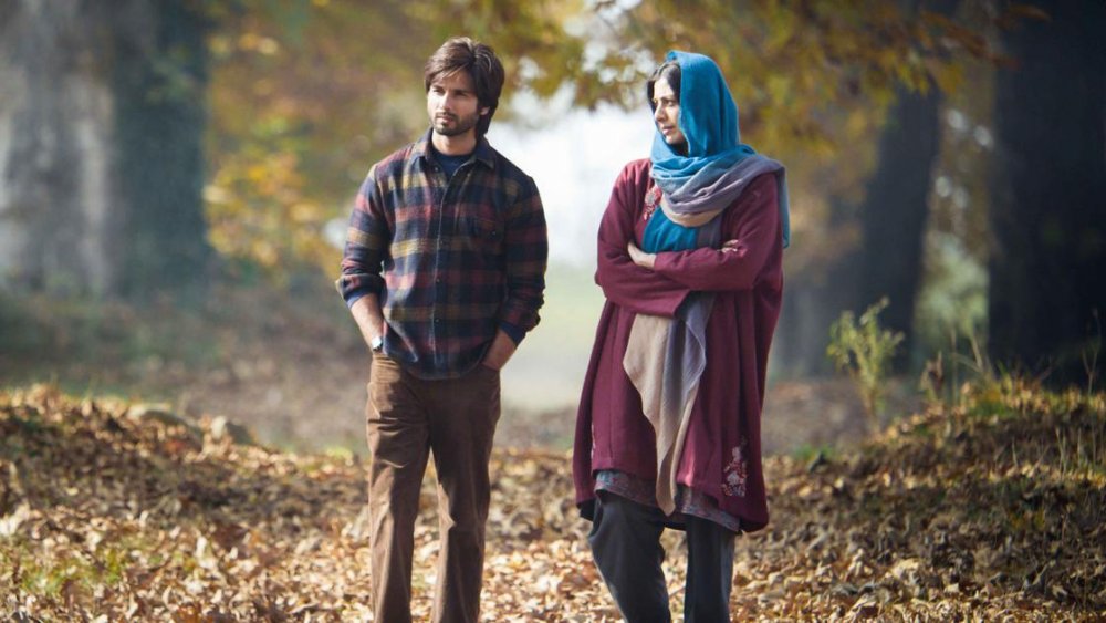 Shahid Kapoor as Haider Meer and Shraddha Kapoor as Arshia Lone in Haider