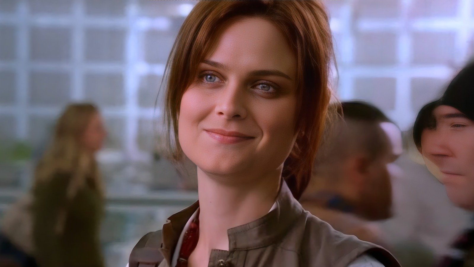 Bones: How Emily Deschanel's Major Real-Life Event Led To A Shorter Se