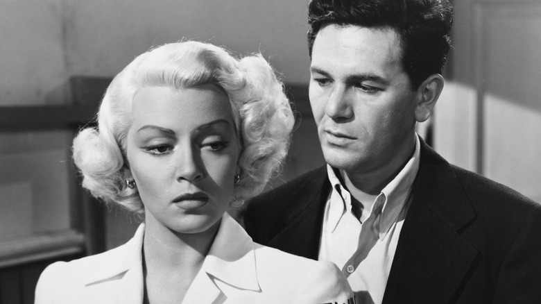 Frank Chambers embraces Cora Smith in 'The Postman Always Rings Twice' (1946)