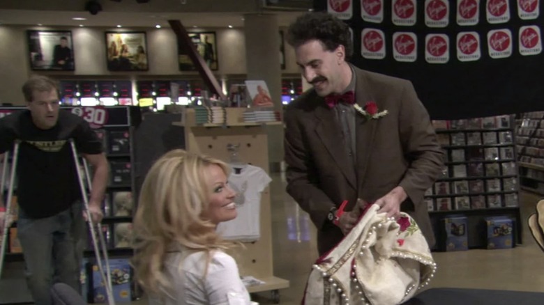   Boratas nusišypso Pamelai Anderson