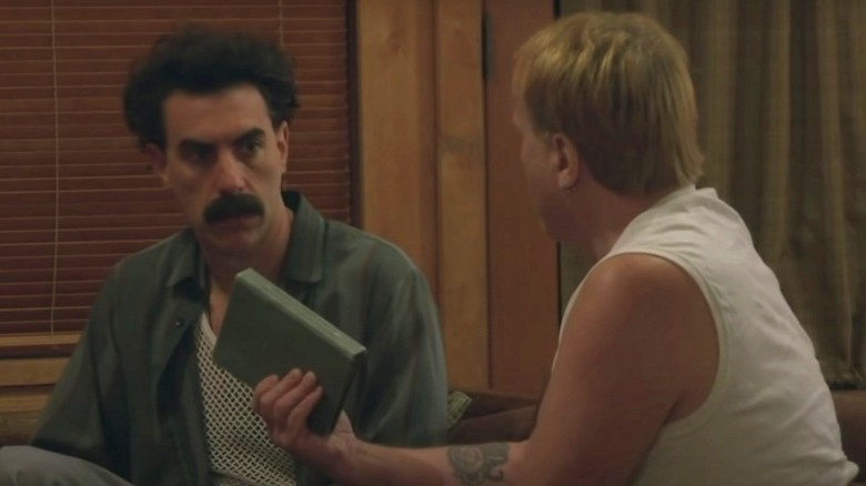   Sasha Baron Coen įsisavina"Borat Subsequent Movefilm"