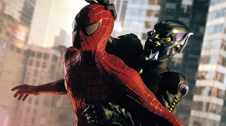 Spider-Man and Green Goblin fighting in Spider-Man (2002)