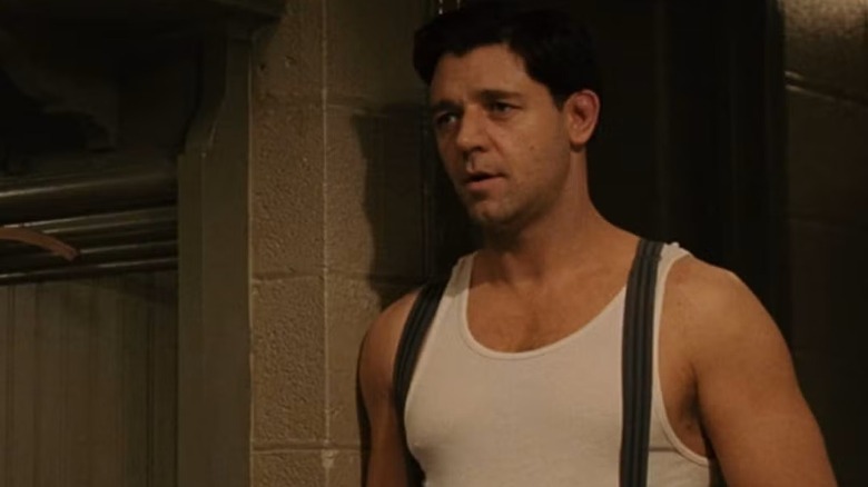 James in a white undershirt and suspenders in Cinderella Man (2005)