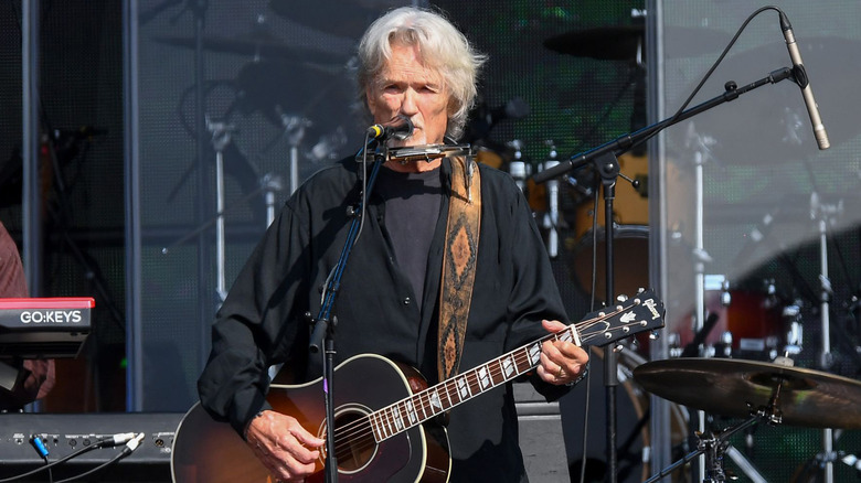 Kris Kristofferson performs