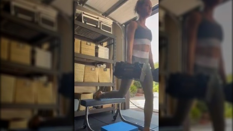 Brie Larson exercise