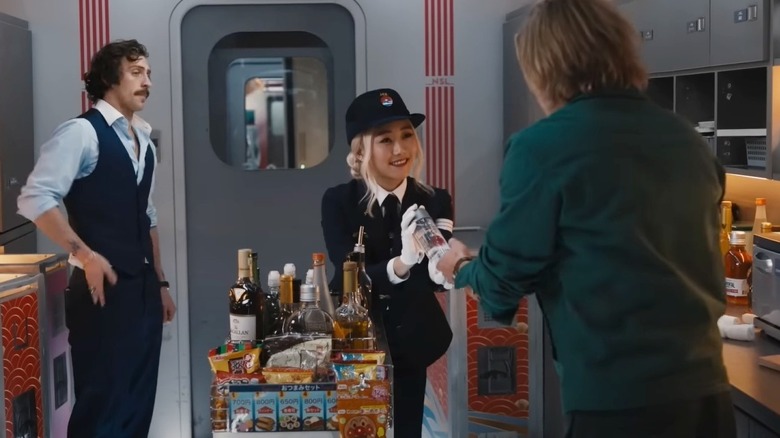 Train concession girl helps Ladybug