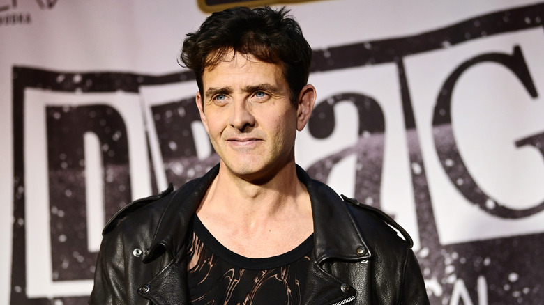 Joey McIntyre smiing