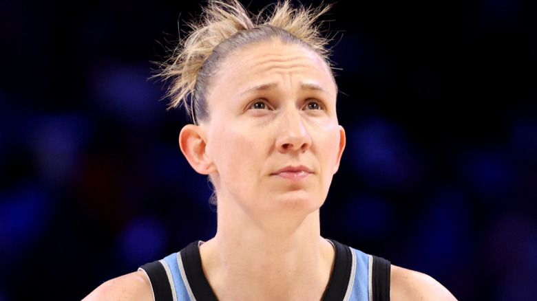 Courtney Vandersloot playing a game in Arlington, Texas in 2025