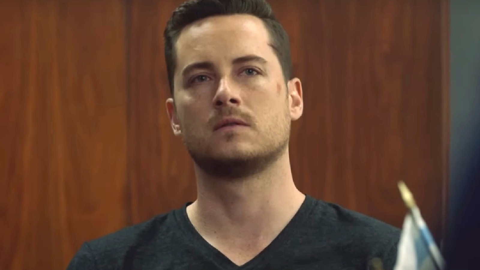 Chicago PD's Cast Hypes Jesse Lee Soffer Up As He Makes His Directorial  Return