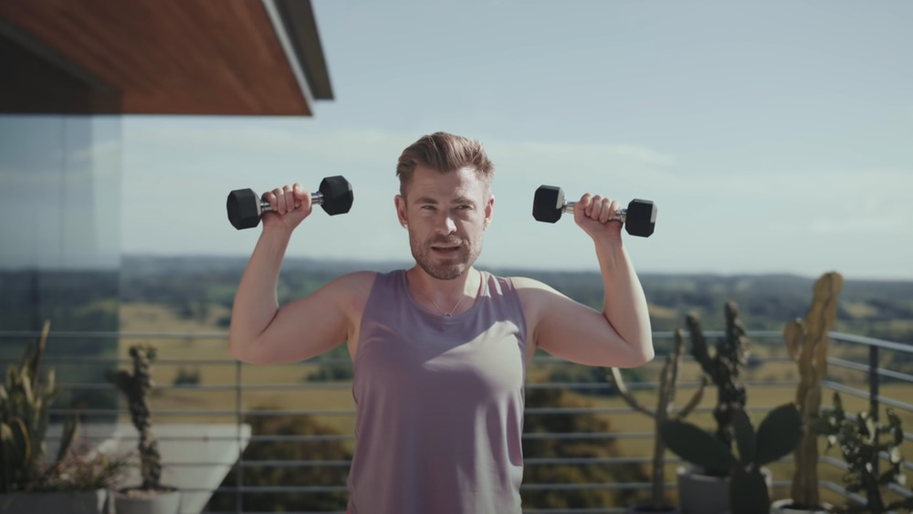 Chris Hemsworth Centr ad