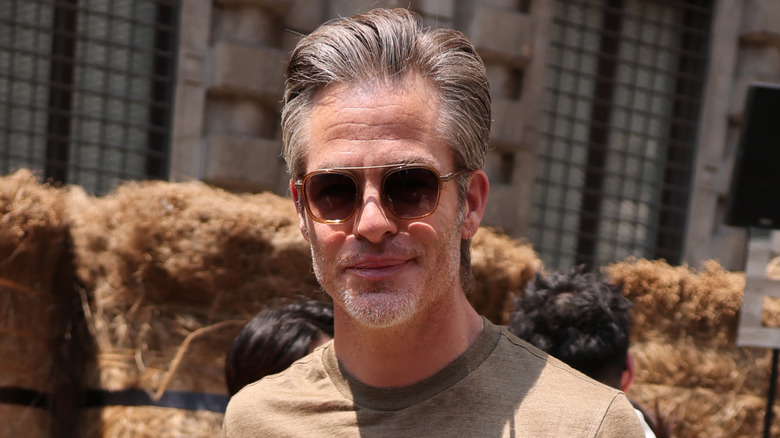 Chris Pine with sunglasses