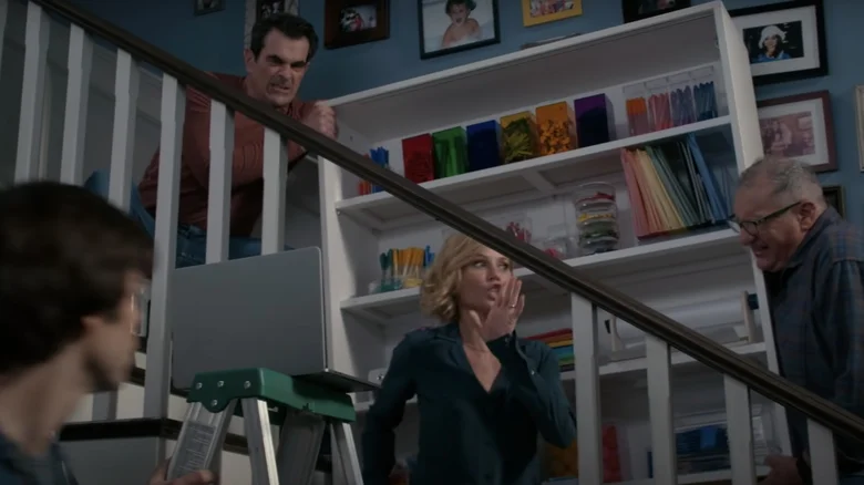 claire-dunphy-s-career-timeline-on-modern-family-explained