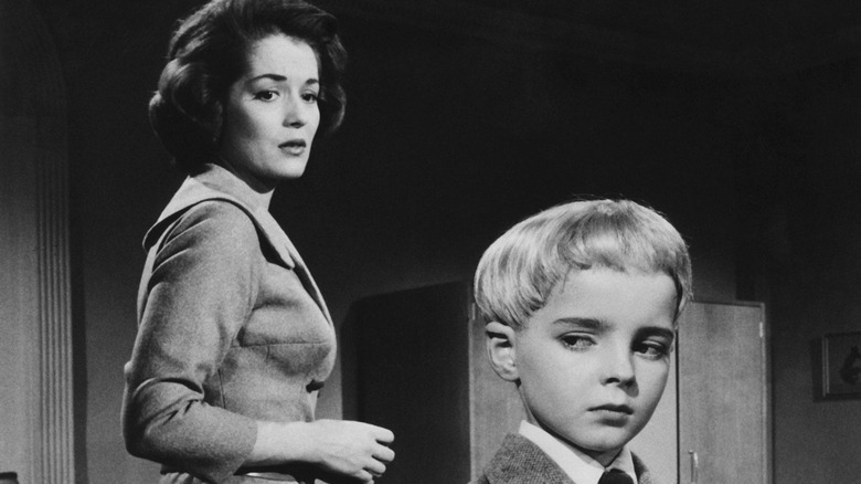 Anthea Zellaby stares suspiciously at David in "Village of the Damned" (1960)