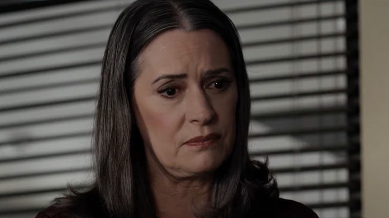 Emily Prentiss giving advice 