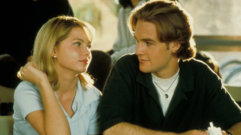 Jen looking at Dawson in class on Dawson's Creek