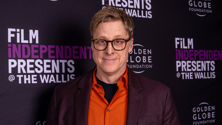 Alan Tudyk wearing glasses