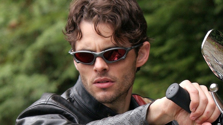 Cyclops riding a motorcycle with sunglasses on in X-Men: The Last Stand