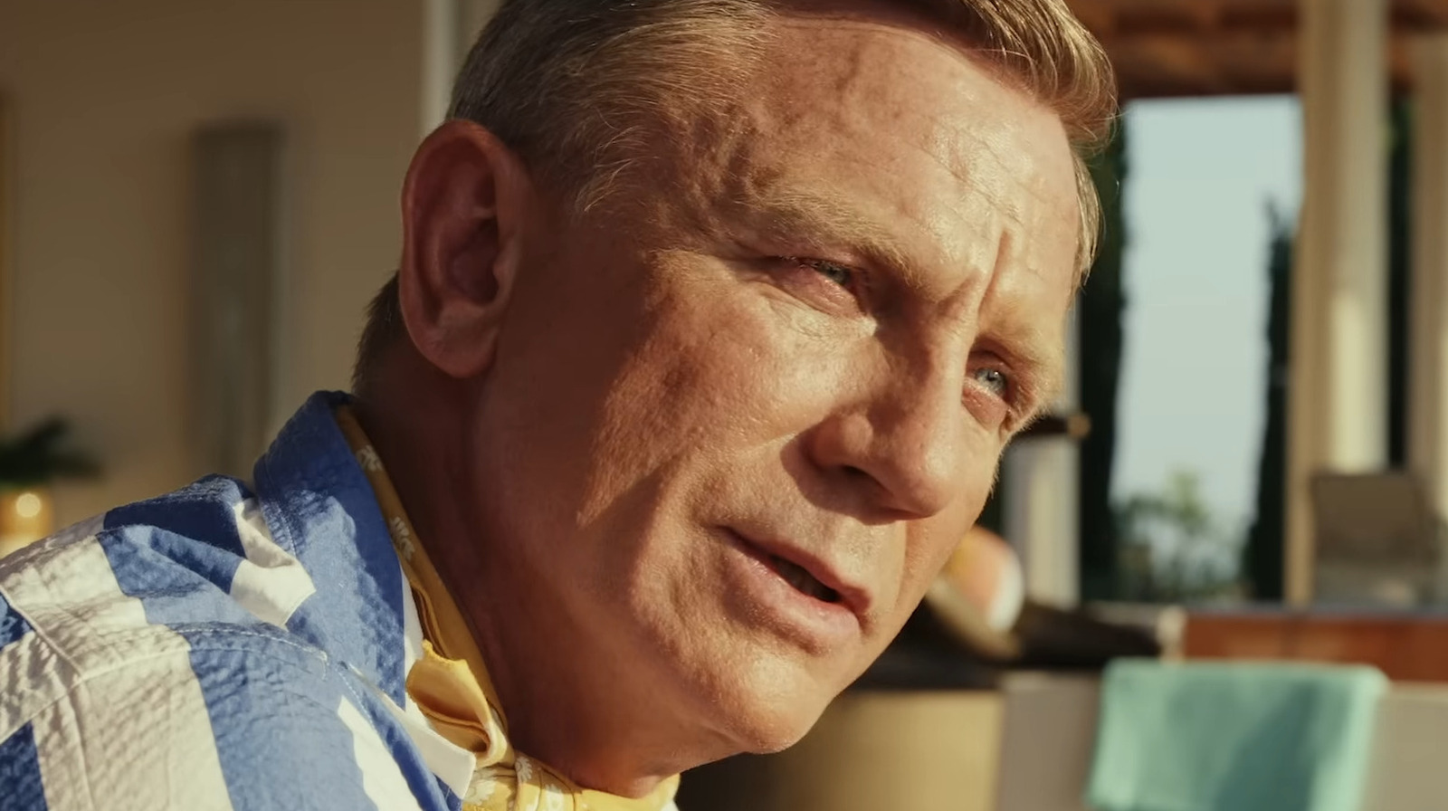 Daniel Craig Discusses Adding Layers To His Performance In Glass Onion