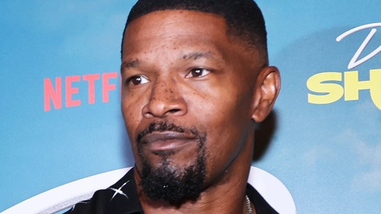 Jamie Foxx posing at event