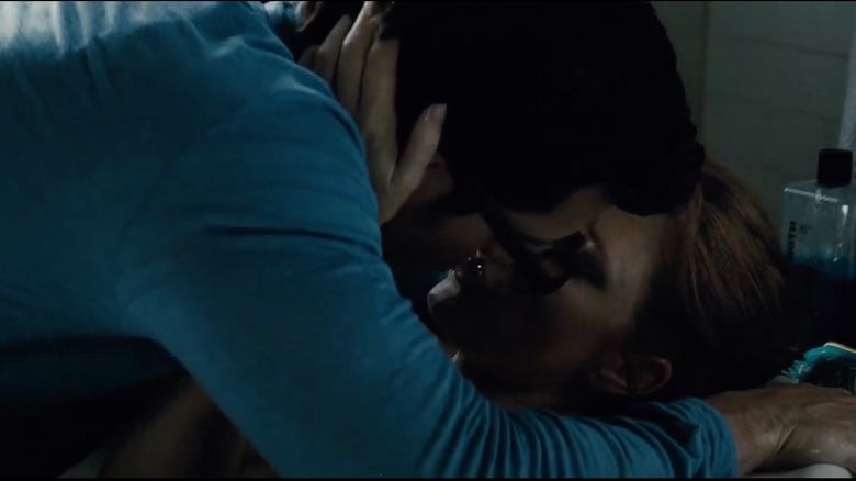 Clark and Lois kiss