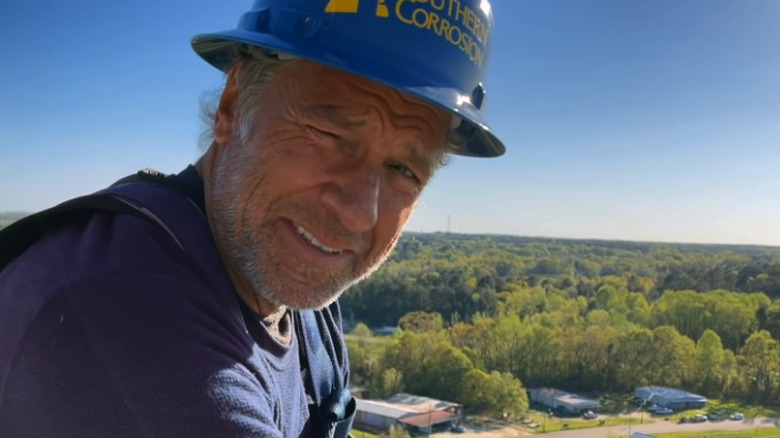 Mike Rowe squinting