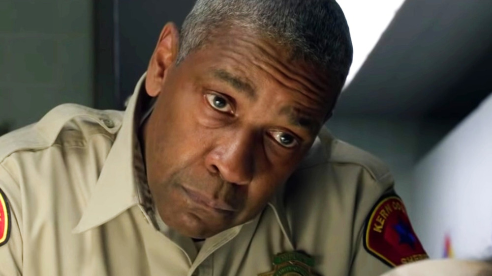 Denzel Washington looks disappointed