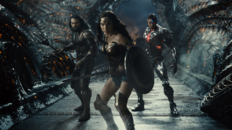 Wonder Woman, Aquaman and Cyborg rally